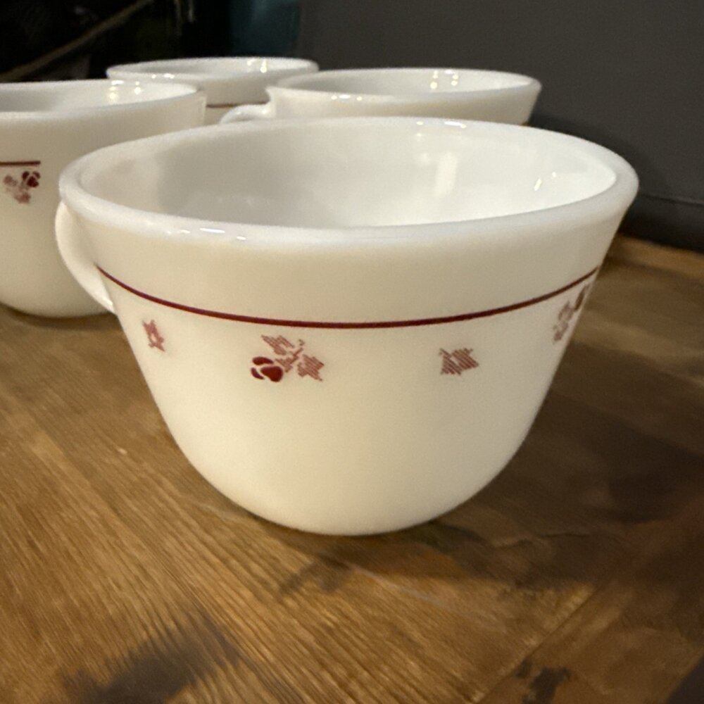 Set Of 4 Vintage Pyrex White Milk Glass Coffee Mugs Burgundy Rose Pattern 1960s - Picture 4 of 4